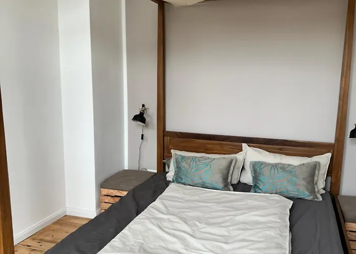 2 Zi Whg Zentral, Altbau, Renoviert 4P