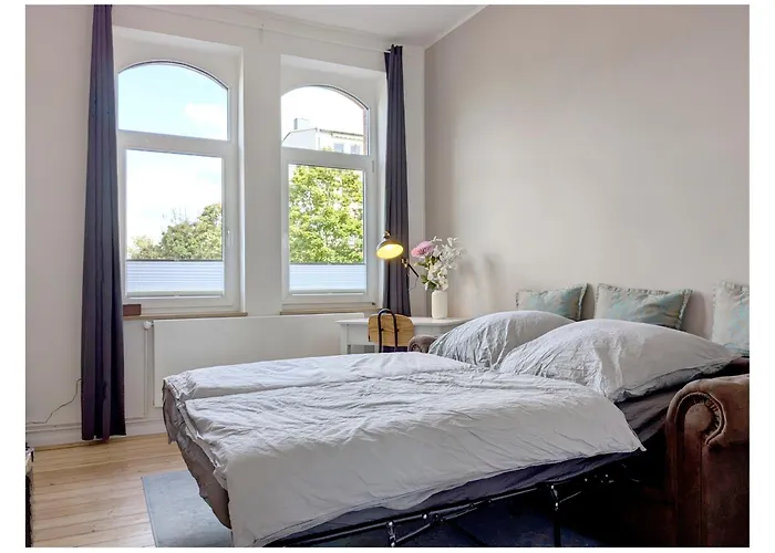 2 Zi Whg Zentral, Altbau, Renoviert 4P
