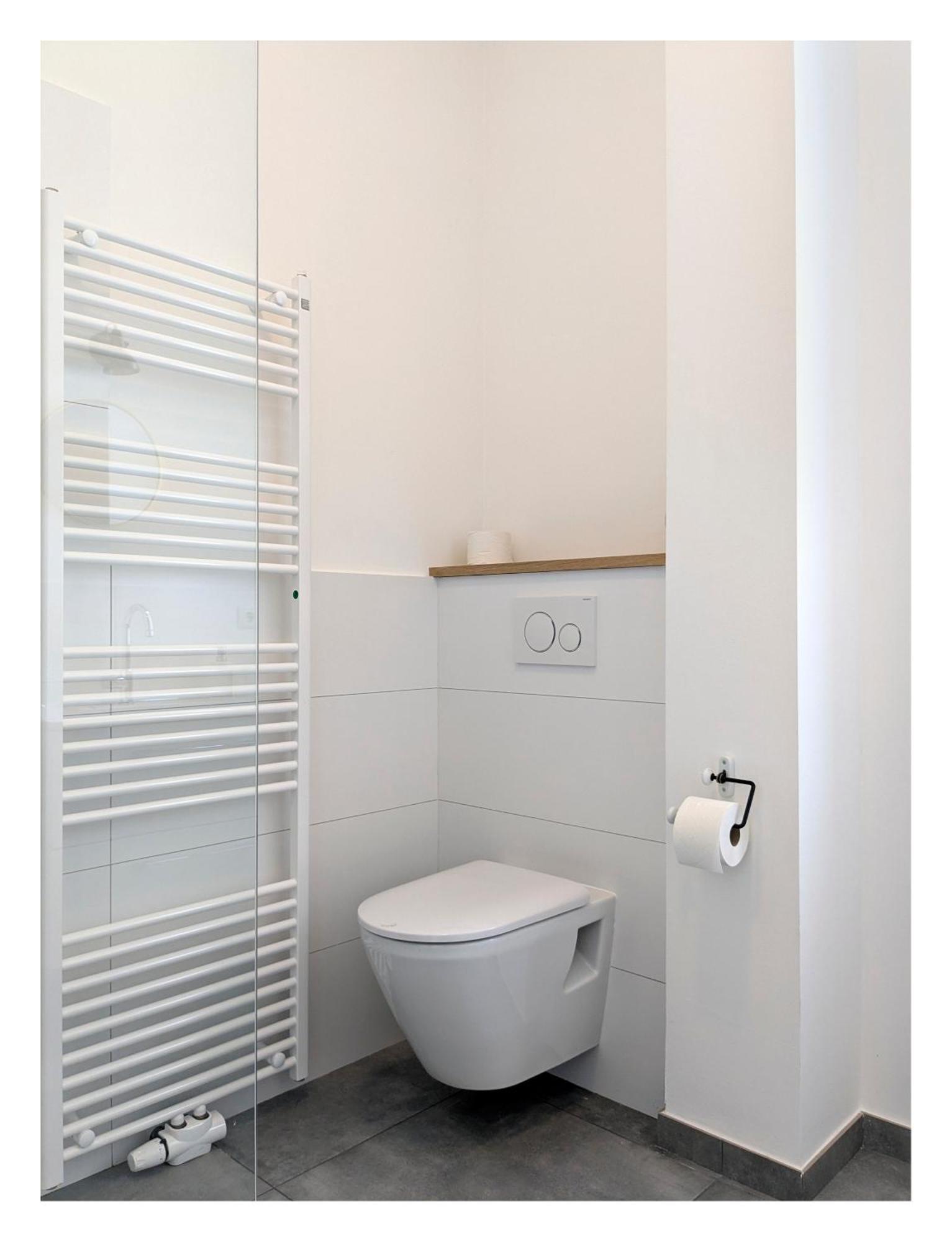 Apartment 2 Zi Whg Zentral, Altbau, Renoviert 4p *