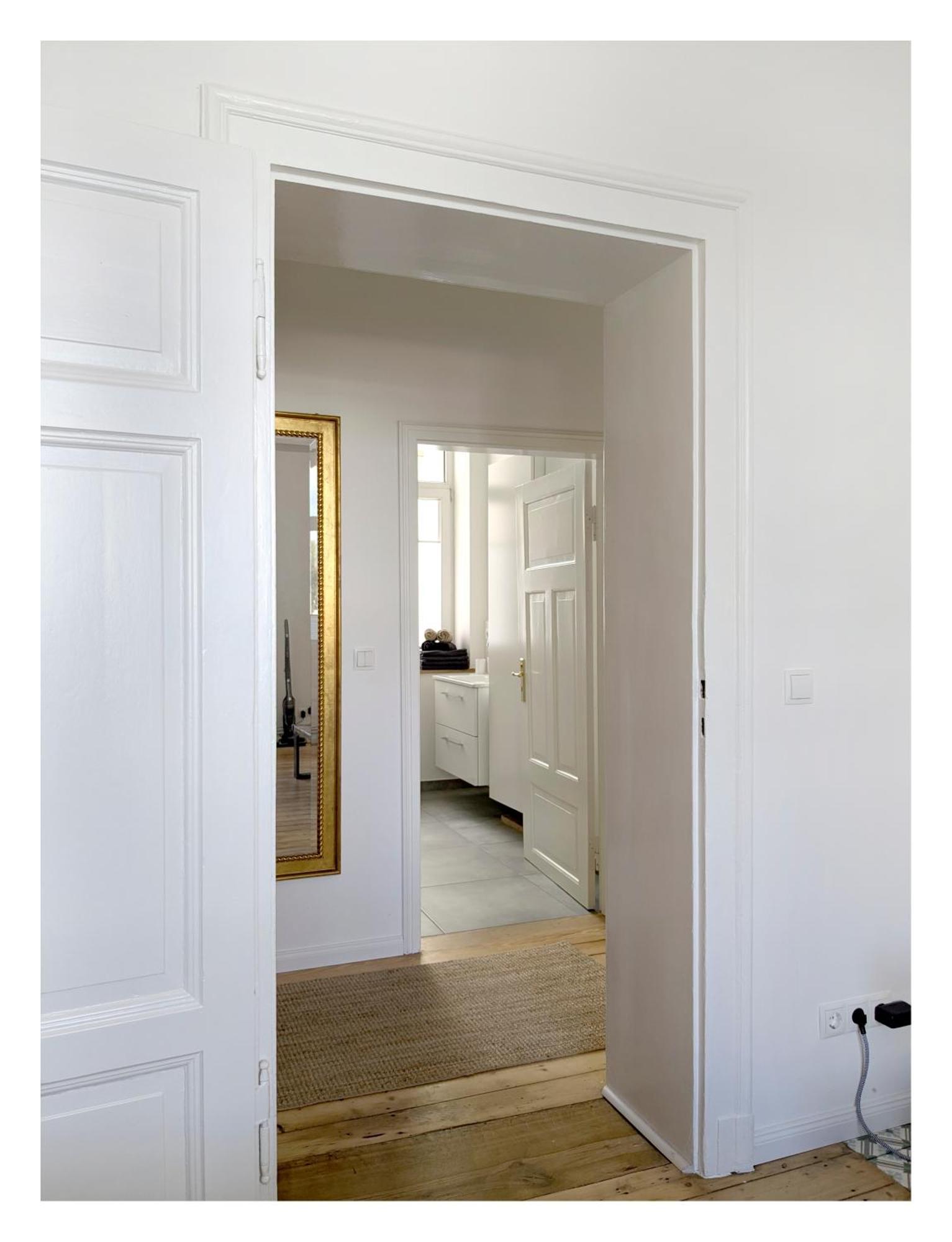2 Zi Whg Zentral, Altbau, Renoviert 4p Apartment *